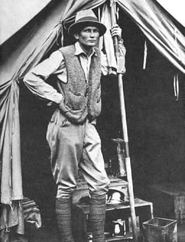 Hiram Bingham setting out in 1910 Peru